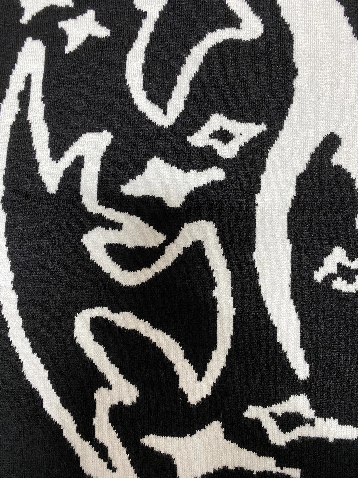 2K Autumn and Winter Vintage Personalized Pattern Dark Style Jacquard Scarf for Couples Warm Knit Scarf 250717