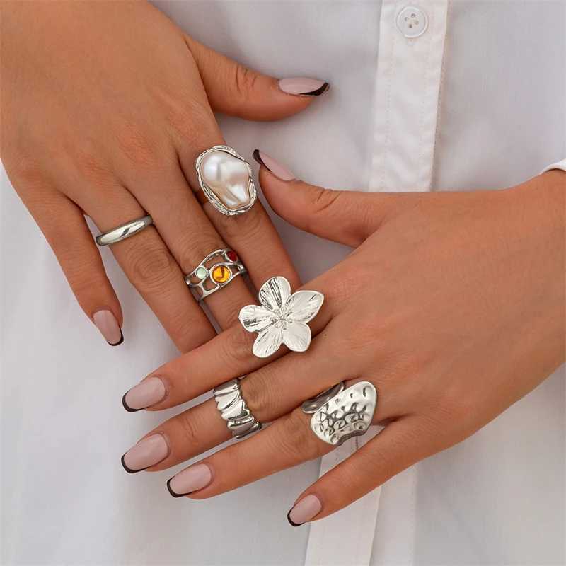 Punk Vintage Irregular Liquid Metal Finger Rings Set for Women Men Flower Geometric Pearl Open Rings Luxury Trendy Jewelry X250718