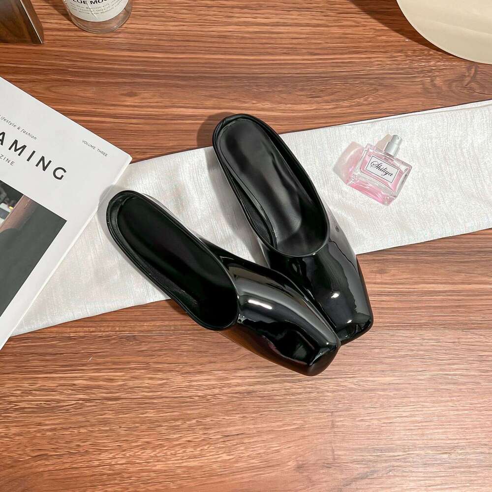 2025 French Style Women's Backless Light Luxury Flat Mules Fashionable Closed-Toe Sandals for Women, Summer Versatile