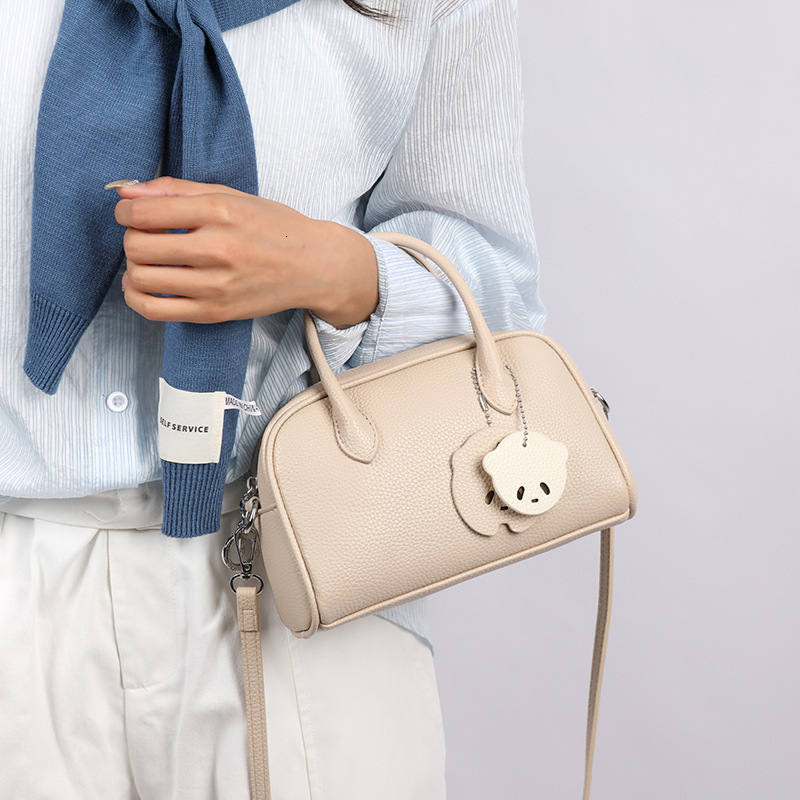 Women s Fashion Trendy New Handbag Genuine Leather Niche Tassel Shoulder Crossbody Bag Cowhide