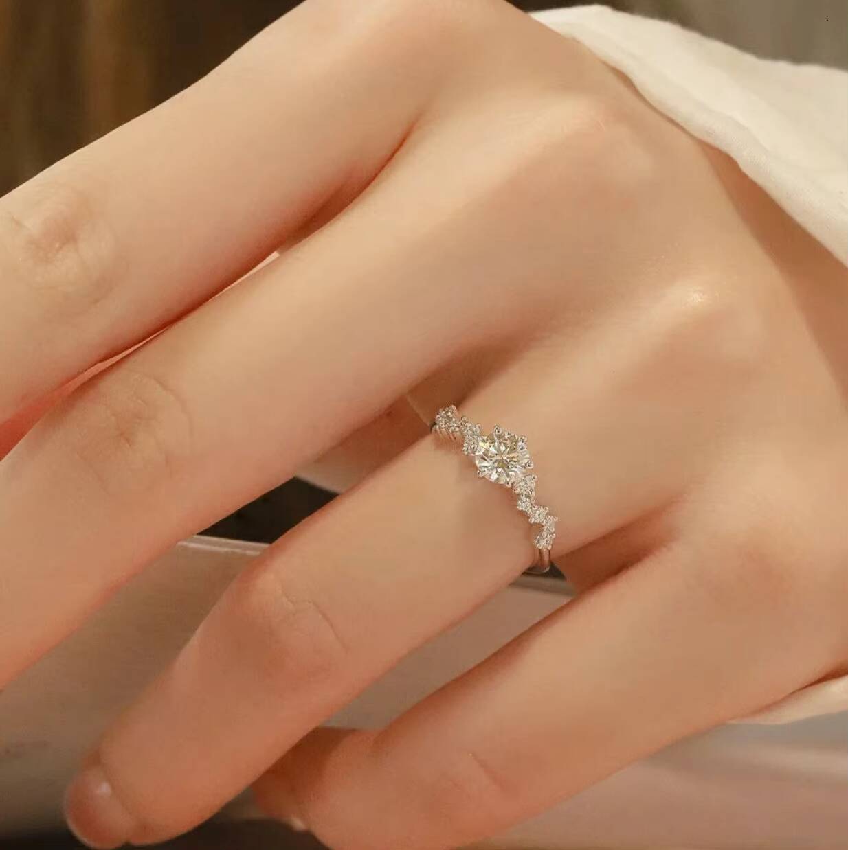 Luxury Jewelry Radiant Six-prong Star-studded Ring Moissanite Engagement Rings 925 Sterling Silver 1ct Ct for Women