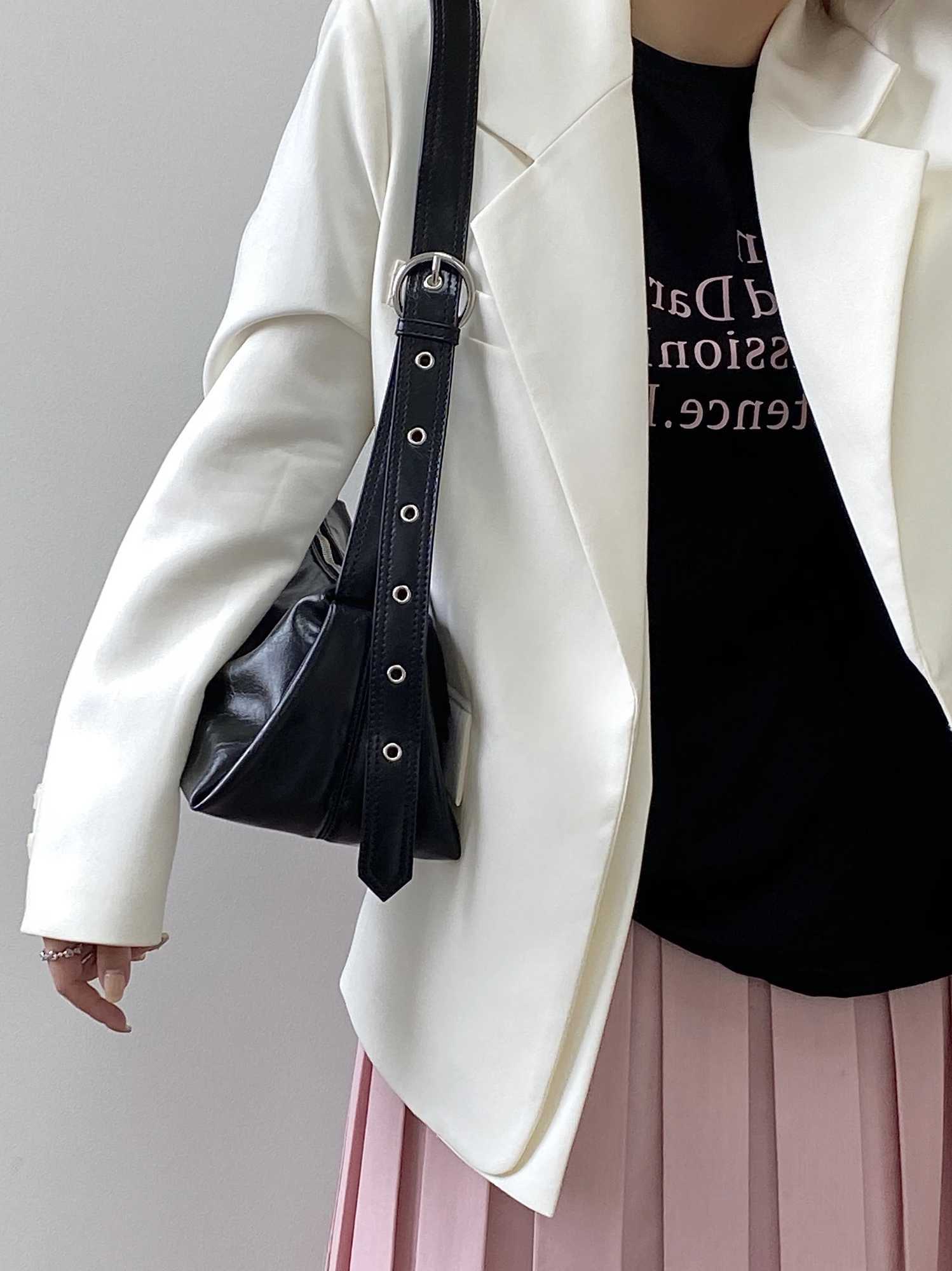 Solid Color PU Leather Mens Shoulder Bags Fi Cool Girls Underarm Bag Simple Crossbody Bag Casual Fem Tote Handbags Y250718