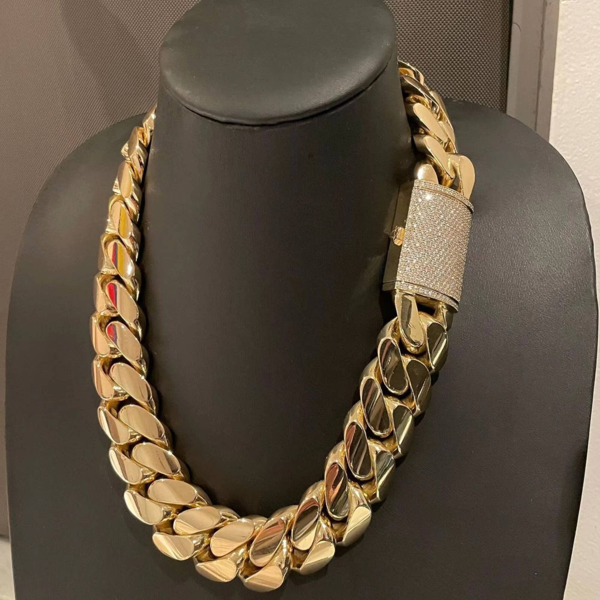 Top Quality Hot Sale 24mm Lab Grown Micro Pave Hip Hop Iced Out Miami Cuban Link Chain Iced Out Hip Hop 10K GOLD