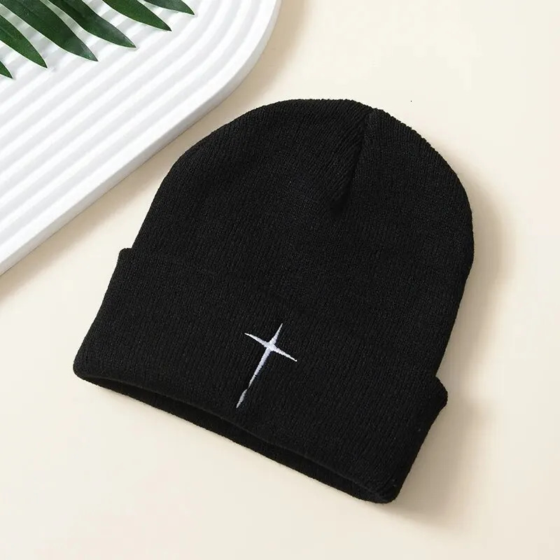 Winter Beanie Hat For Men and Women Fashion Embroidered Knitted Hat Street Style Hip Hop Hat Outdoor Warm Skiing Hat 250717
