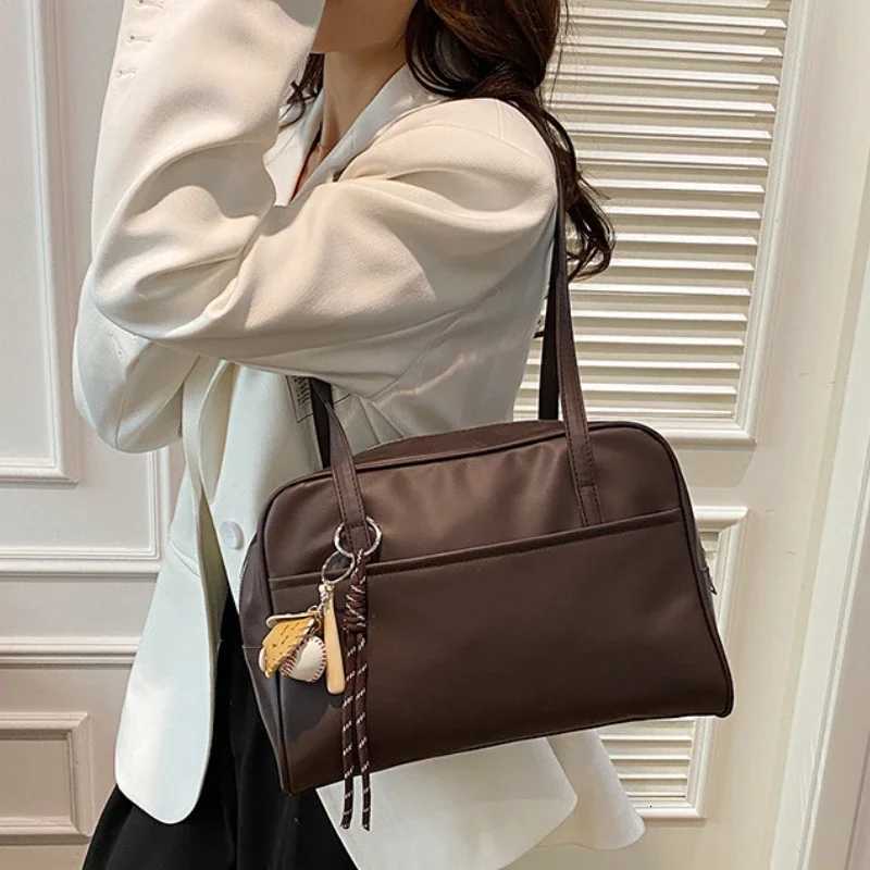 Simple Large Capacity Shoulder Bags for Women Pu Leather Underarm Ladies Commuter Tote Bag Vintage Fem Handbags Tote Purse Y250718
