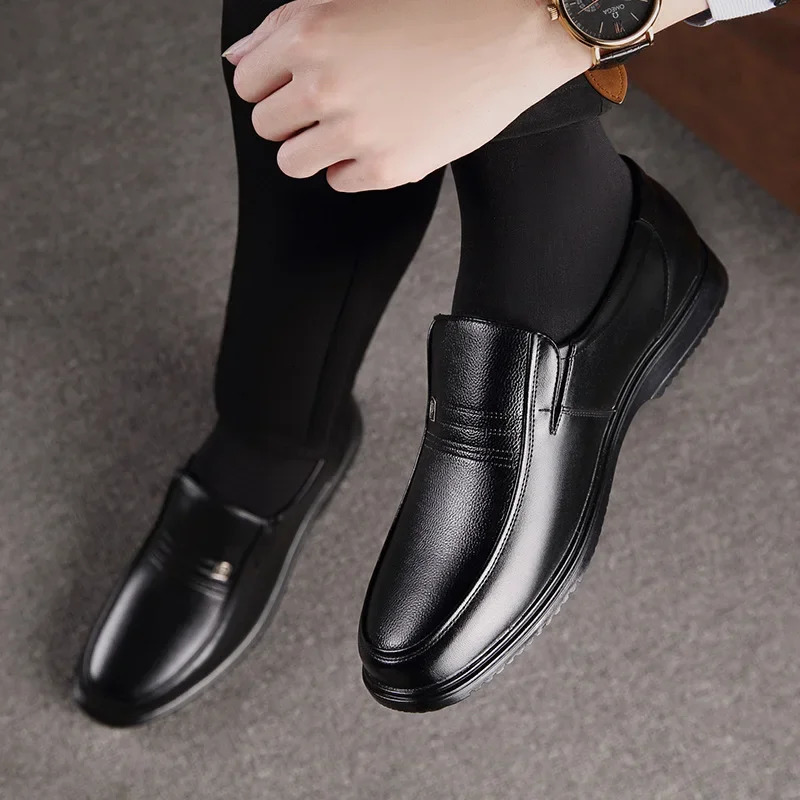 Men Loafers Slip On Business Casual Shoes Classic Soft Leather Mens Breathable Genuine Handmade Shoes 250717