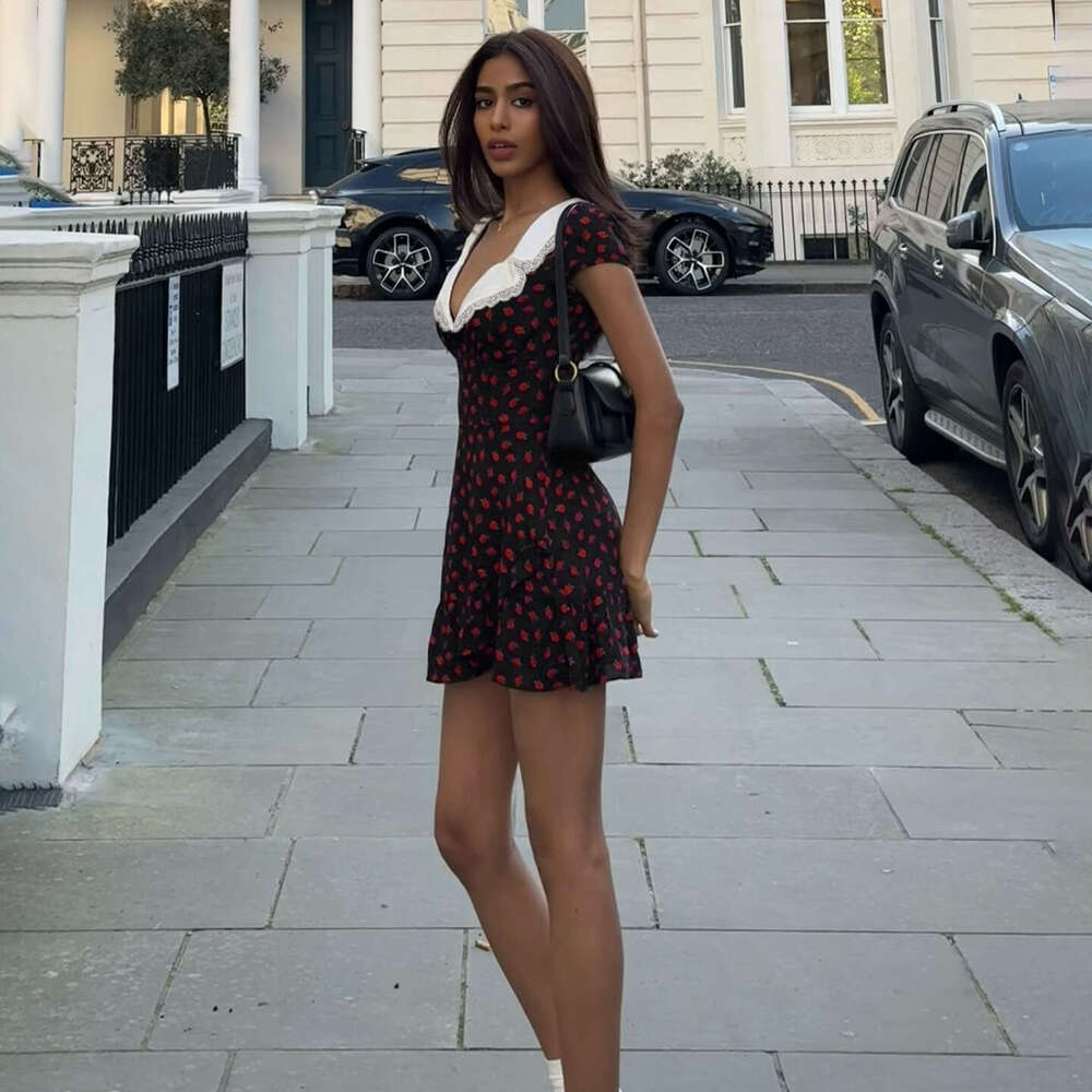 V-Neck Sleeve With Rose Floral Print, Sweet And Spicy Style, Waist-Cinching A-Line Short Dress B5 g5