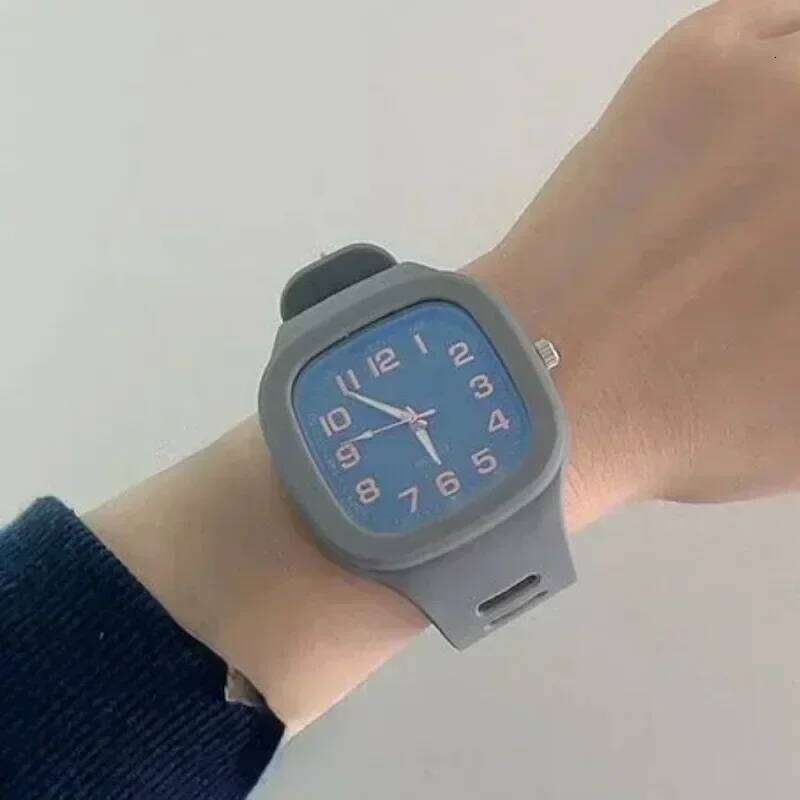free shipping Fashion Women Squartz Dial Watches Men High Quality Silicone Quartz Wristwatches Students Waterproof Watch Clock Gifts