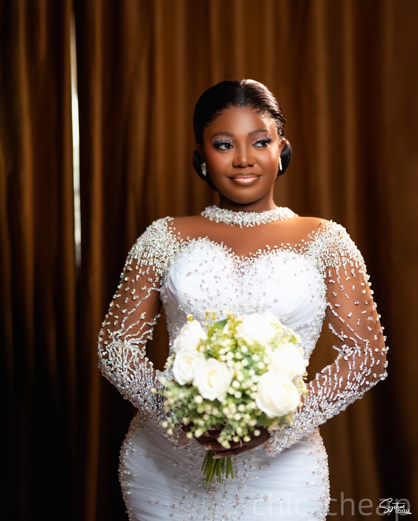2025 Aso Ebi Plus Size White Mermaid Wedding Dress Pearls Crystals Tiers Full Sleeves Tulle Bridal Gowns Dresses ZJ0676