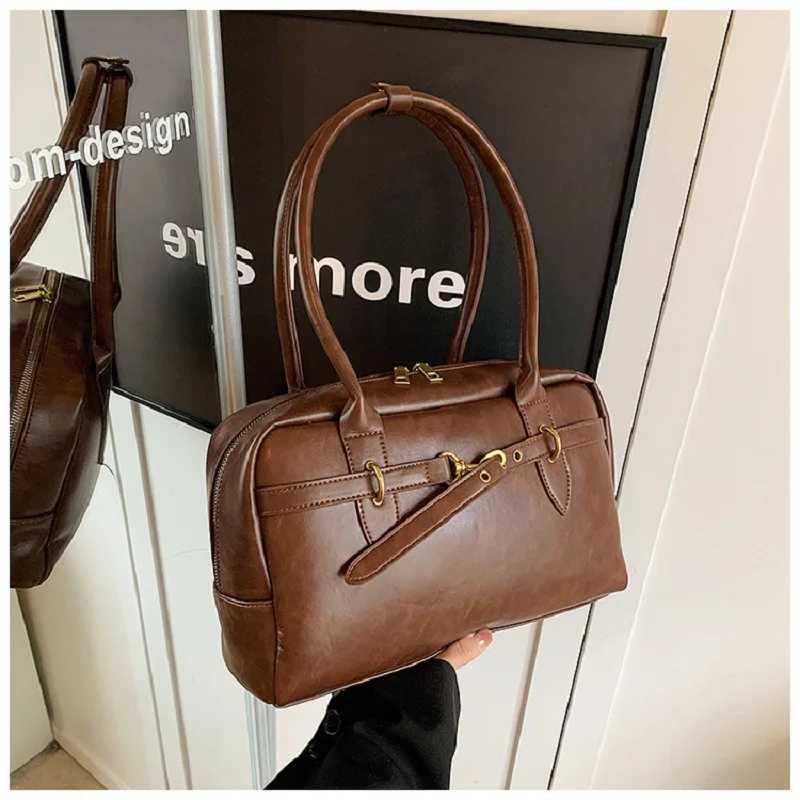 2025 PU Leather Womens Shoulder Underarm Bag Fashion Popular Handbag Female Daily Casual Commuting Boston Bowling Bag for Women R250717