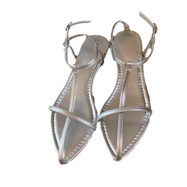 Summer Sandals New Niche Style Slippers for Women Outdoor Wear High-end Feel 2025 Women's Soft Sole Comfortable Shoes