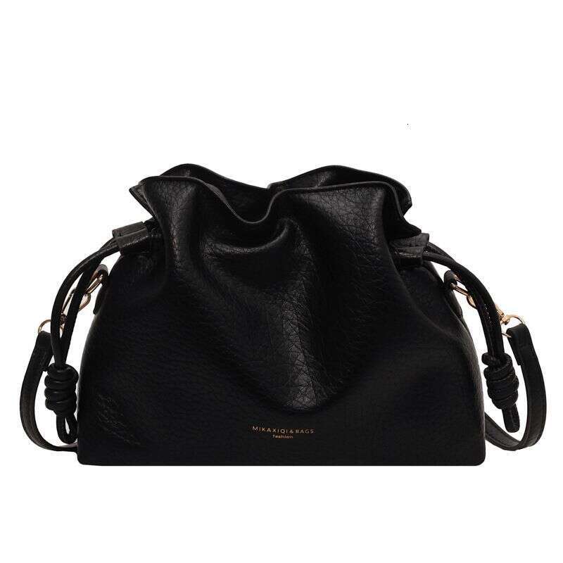 Korean Fashion Small for Women, Autumn and Winter Pleated Cloud Bag, Niche Texture Crossbody Bucket Bag