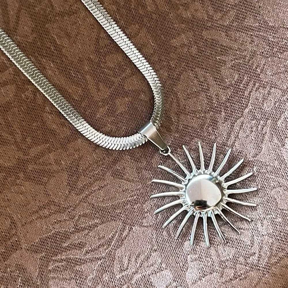 Vintage Sun Pendant Necklace Hydroforming Process Stainless Steel Waterproof Jewelry Accessories X250718