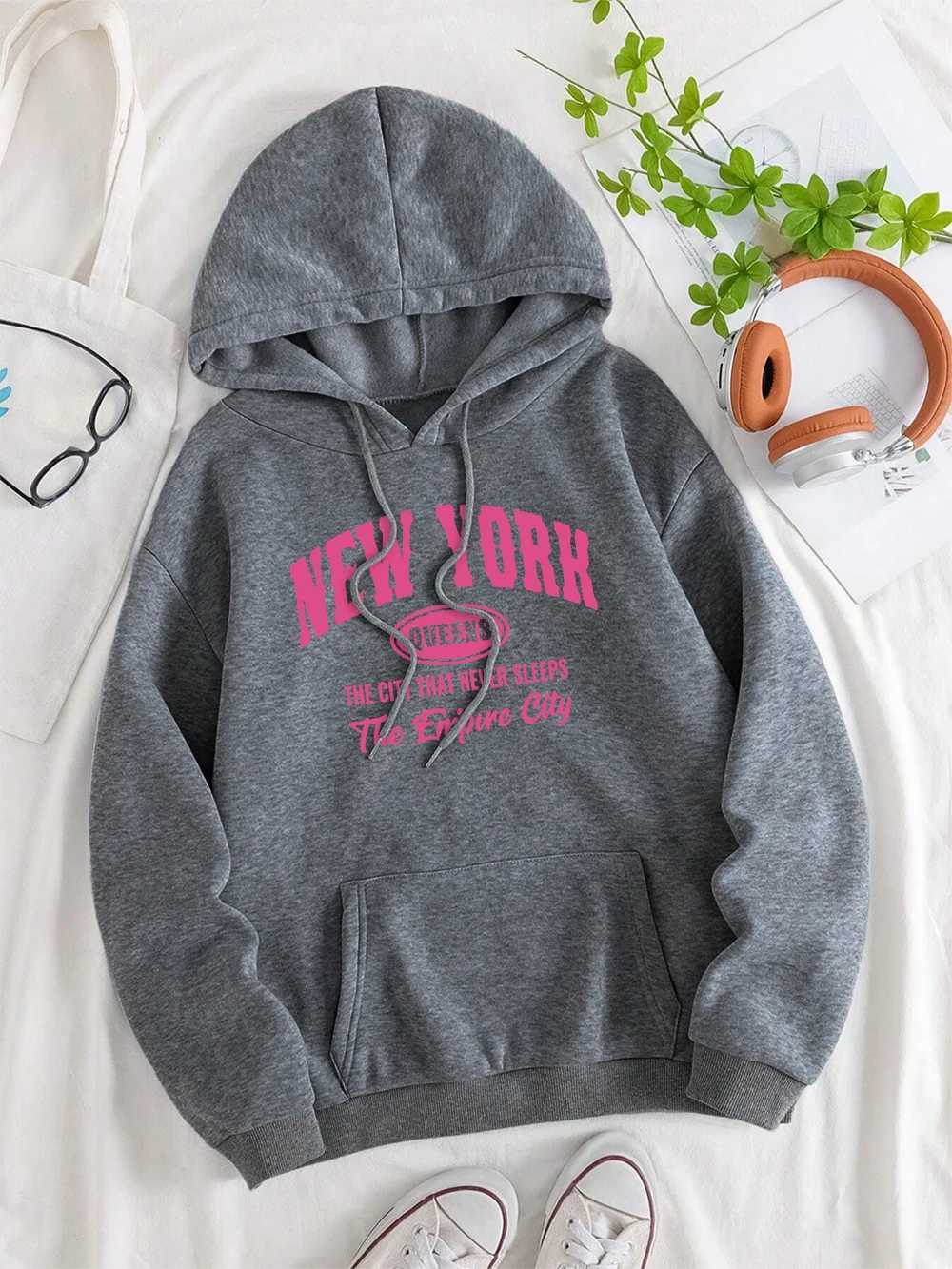 New York Queens The City That Never Sleeps Hoodie Men Women Fashion Hip Hop Clothing Cute O-Neck Hoodies Street Loose Sweatshirt X250718