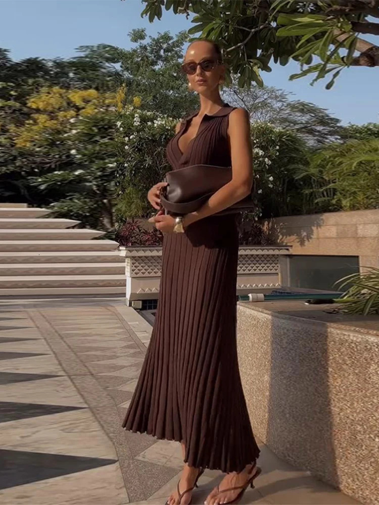 Elegant Knitted Pleated Long Dress For Women Slim Sleeveless Polo Neck A-line Evening Party Dresses Commuting Holiday Lady Robe 250715