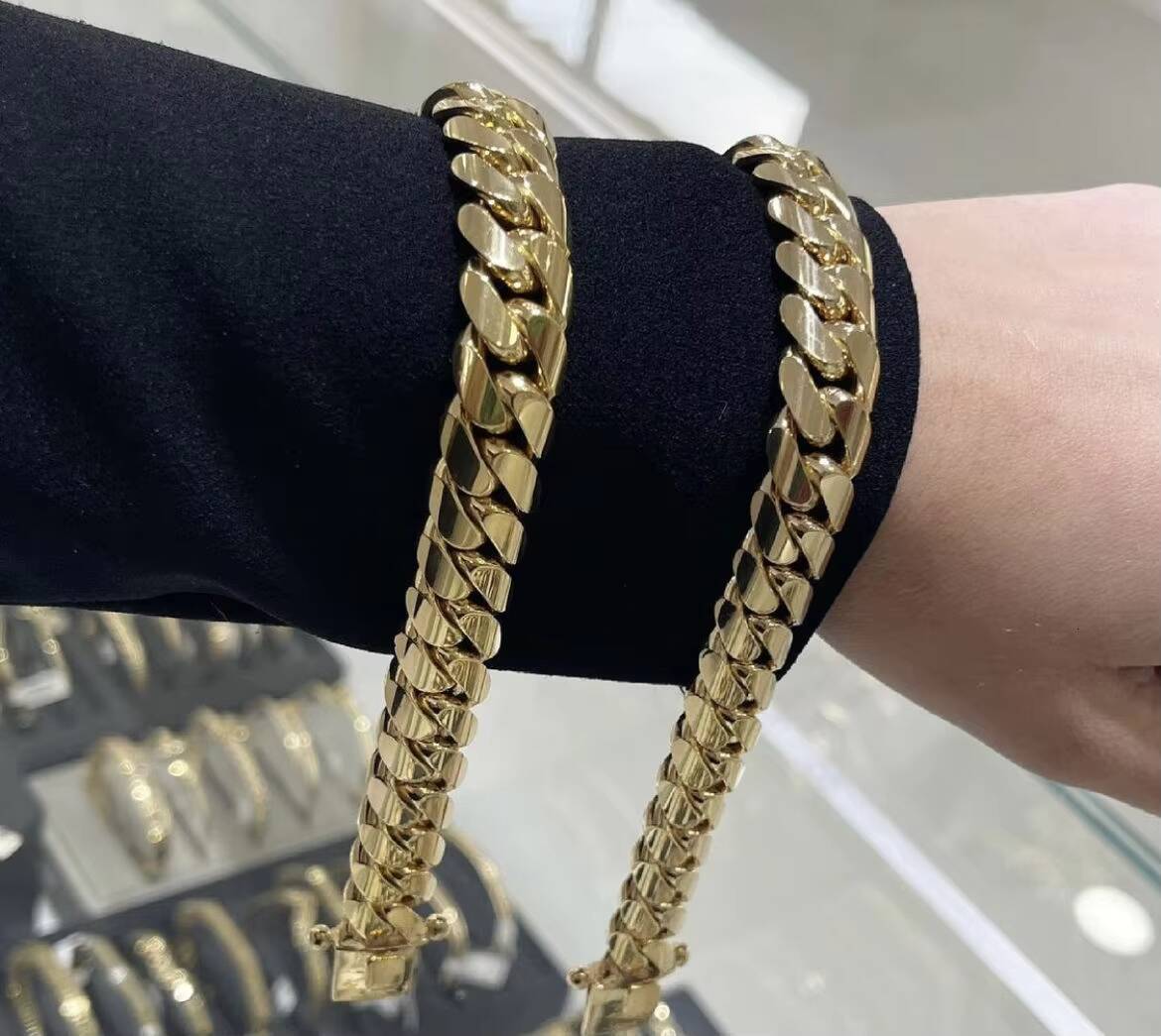 New Arrivals Heavy Chain Moissanite Lock Rose Gold Plated 24MM Miami Cuban Link Chain Men Chain Necklace Rapper Jewelry Woman