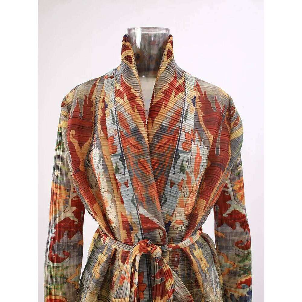 LANMREM Fashion Designer Print Pleated Windbreaker Women Scraf Collar Belt Gathered Waist Contrast Color 2024 New Coat 32C1261