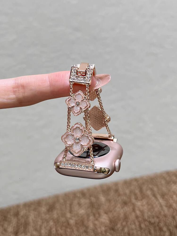 Xuanbei Creative Epoxy Clover Chain Strap for S10, Summer High-end Diamond-studded Apple Watch Series 9 Metal Bracelet, iWatch 8/7 Chanel Style Bracel - view 3