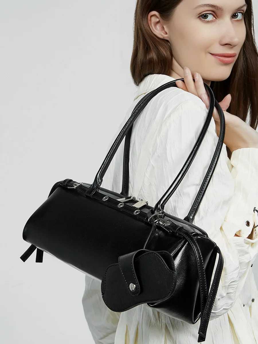 2025 New Genuine Leather Womens Shoulder Bag Cowhide ladies handbag baguette bag female Commuter Shopping Underarm Bag R250717