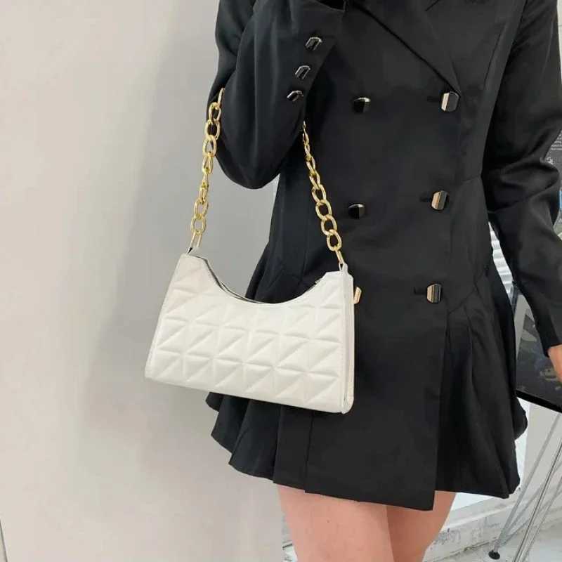 2025 New Trend Womens Advanced Diamond Bag All-match Shoulder Bag Niche Chain Handbag Female Fi Texture Shopping BagXJ25