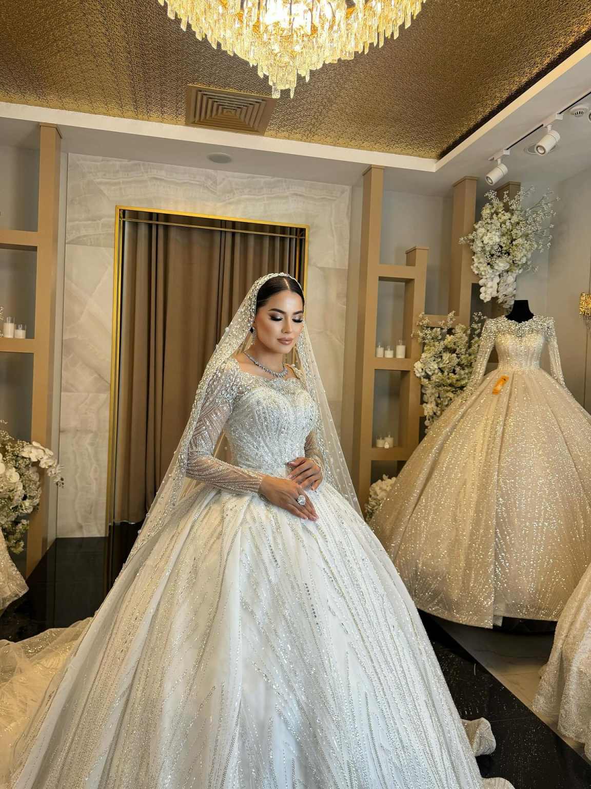 Sparkly A Line Women Wedding Dress Jewel Neck Long Sleeves Bridal Gowns Sequins Crystal Sweep Train Dress Custom Made vestidos de novia