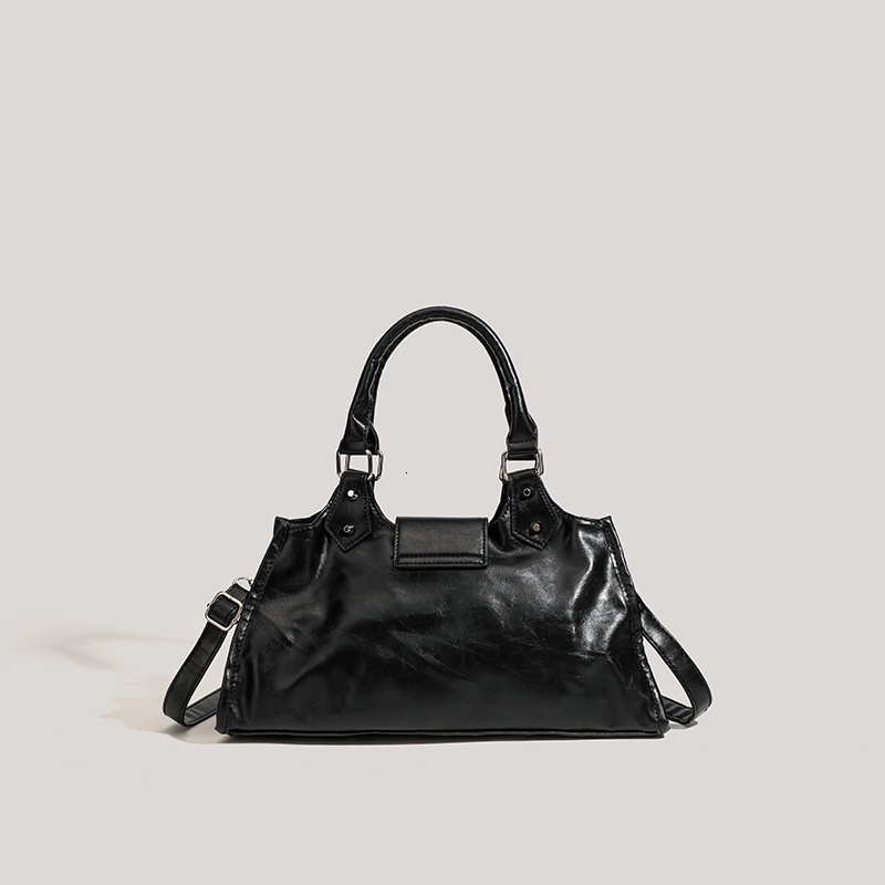 2025 summer new women's shoulder crossbody women's bag niche millennium style fashionable girl handbag motorcycle style new designer bag
