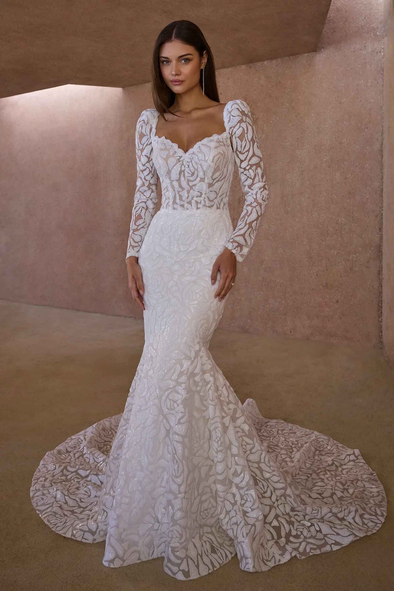 Classic Mermaid Wedding Dress Sweetheart Neck Long Sleeves Bridal Gowns Backless Sequins Sweep Train Dresses Custom Made vestidos de novia