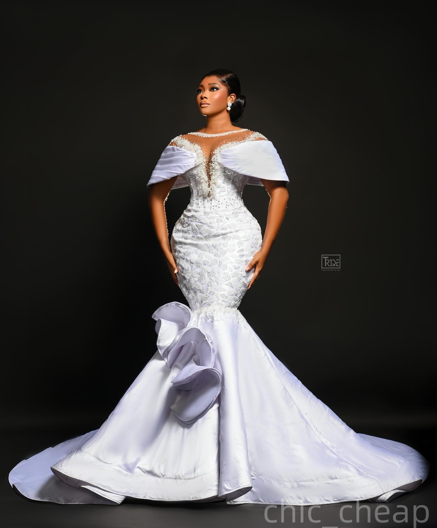 2025 Aso Ebi Plus Size Ivory Mermaid Wedding Dress Beaded Pearls Sequined Satin Full Sleeves Bridal Gowns Dresses ZJ0675