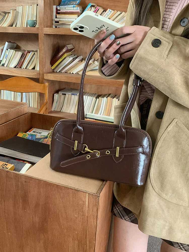 2025 new handbag fAshionable casual womens daily commuting bag armpit bag bowling bag versatile womens bag Z250718