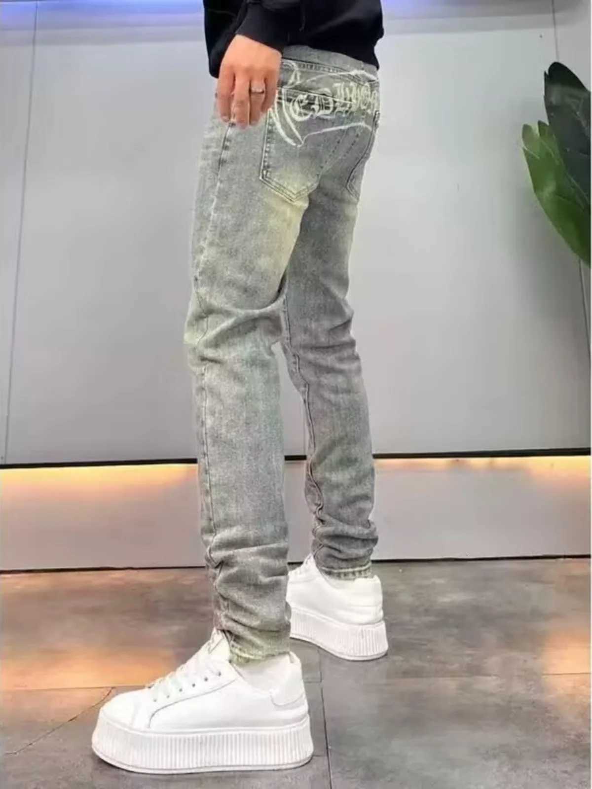 Retro Letter Print Mens Jeans Fashionable Versatile Slim Fit Long Pants Spring New Arrival Youth Wear Resistant X250718