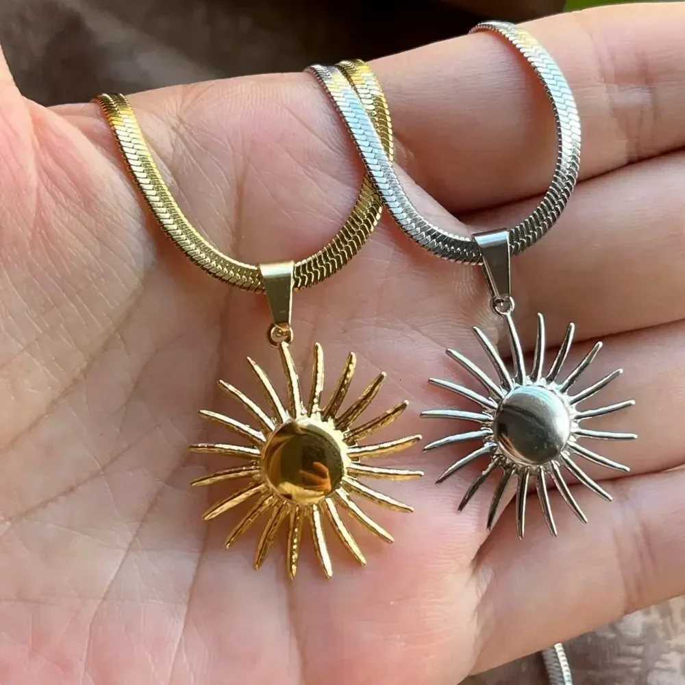 Vintage Sun Pendant Necklace Hydroforming Process Stainless Steel Waterproof Jewelry Accessories X250718