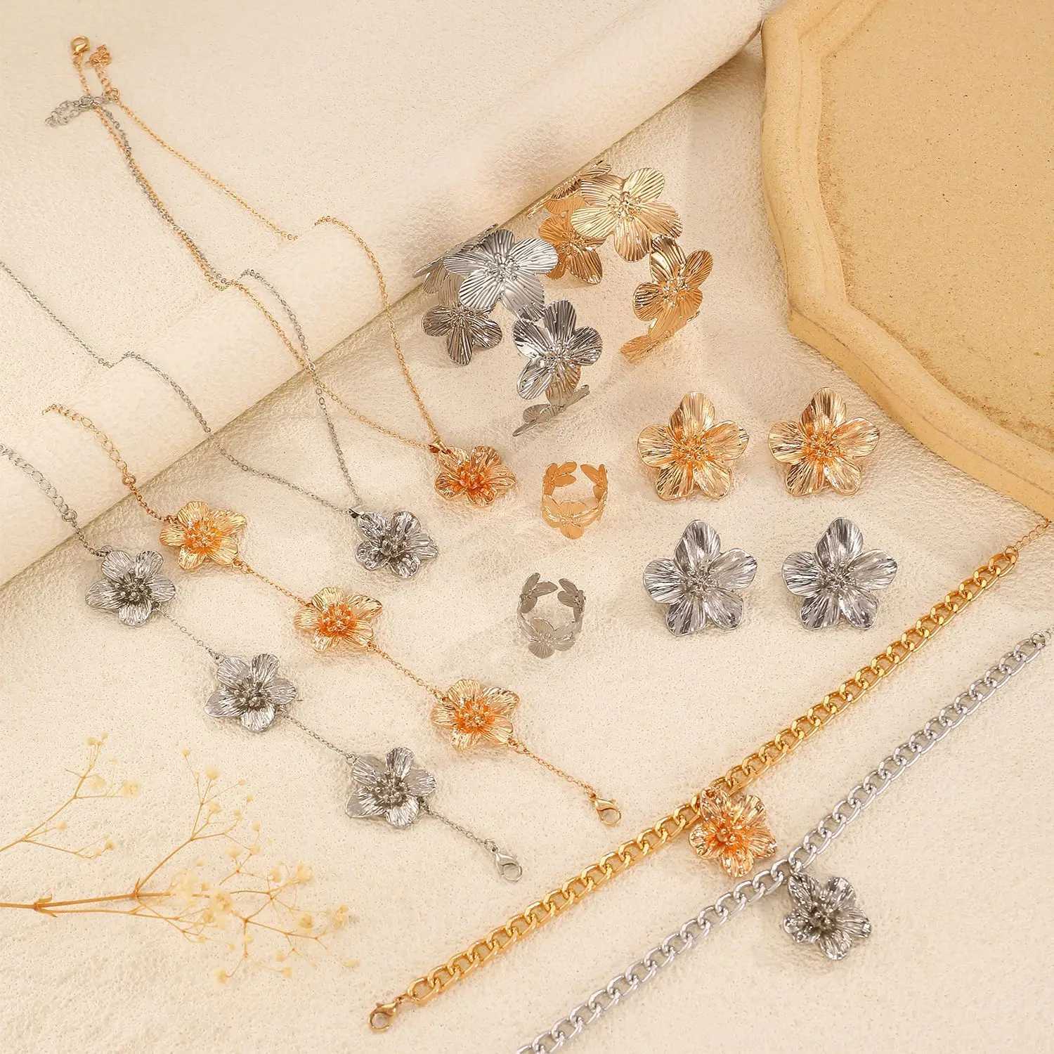 LATS Crinkle Textured Flowers Necklace Earrings Bracelet Anklet Ring Bracelet New Design Jewelry Set Fashion Accessories Gifts X2507181