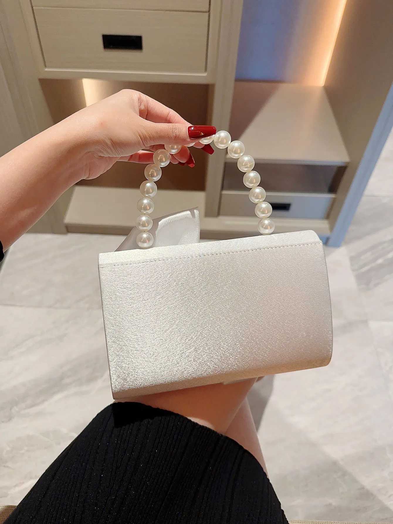 Lady Exquisite Flower Evening Bag White Wedding Bag Faux Pearl Handheld Banquet Bag Evening Bag Party Bag Prom Bag Dress Bag XJ250718