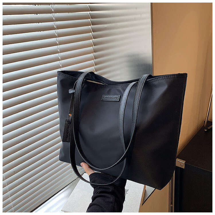 Korean Style Casual Large Capacity Nylon Commuter Versatile Shoulder Lightweight Handheld Tote Bag