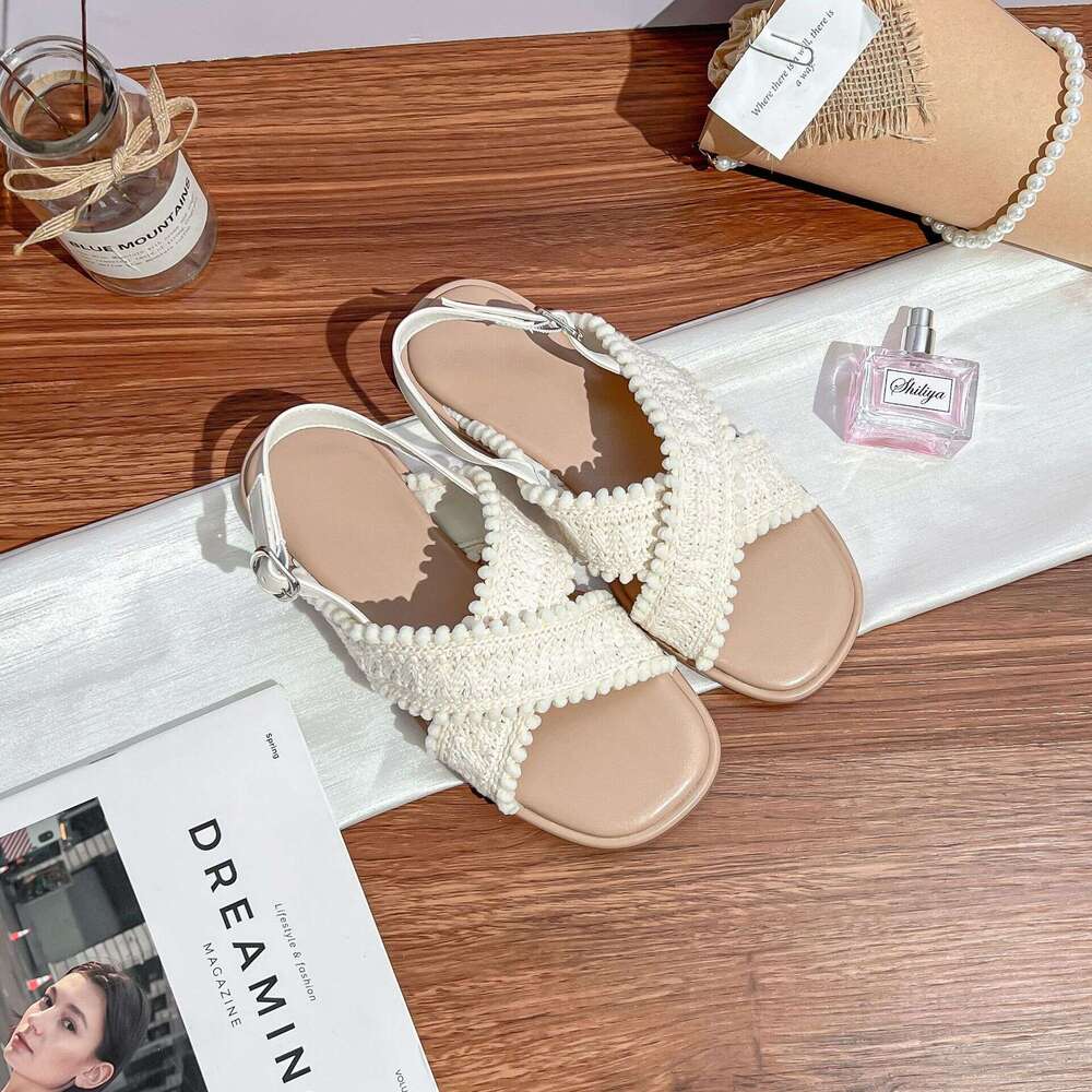 Designer Summer New Gentle Style Woven Cross Strap for Women Elegant Outdoor Versatile Flat Sandals