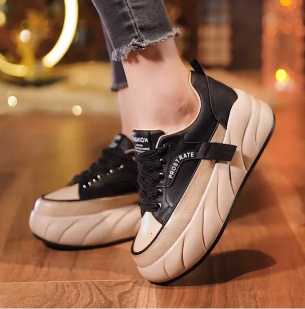 Autumn Thick Soled Sports Shoes for Women Fashion Platform Increase Sneakers Female Lace Up Casual Style Vulcanized Shoes 250717