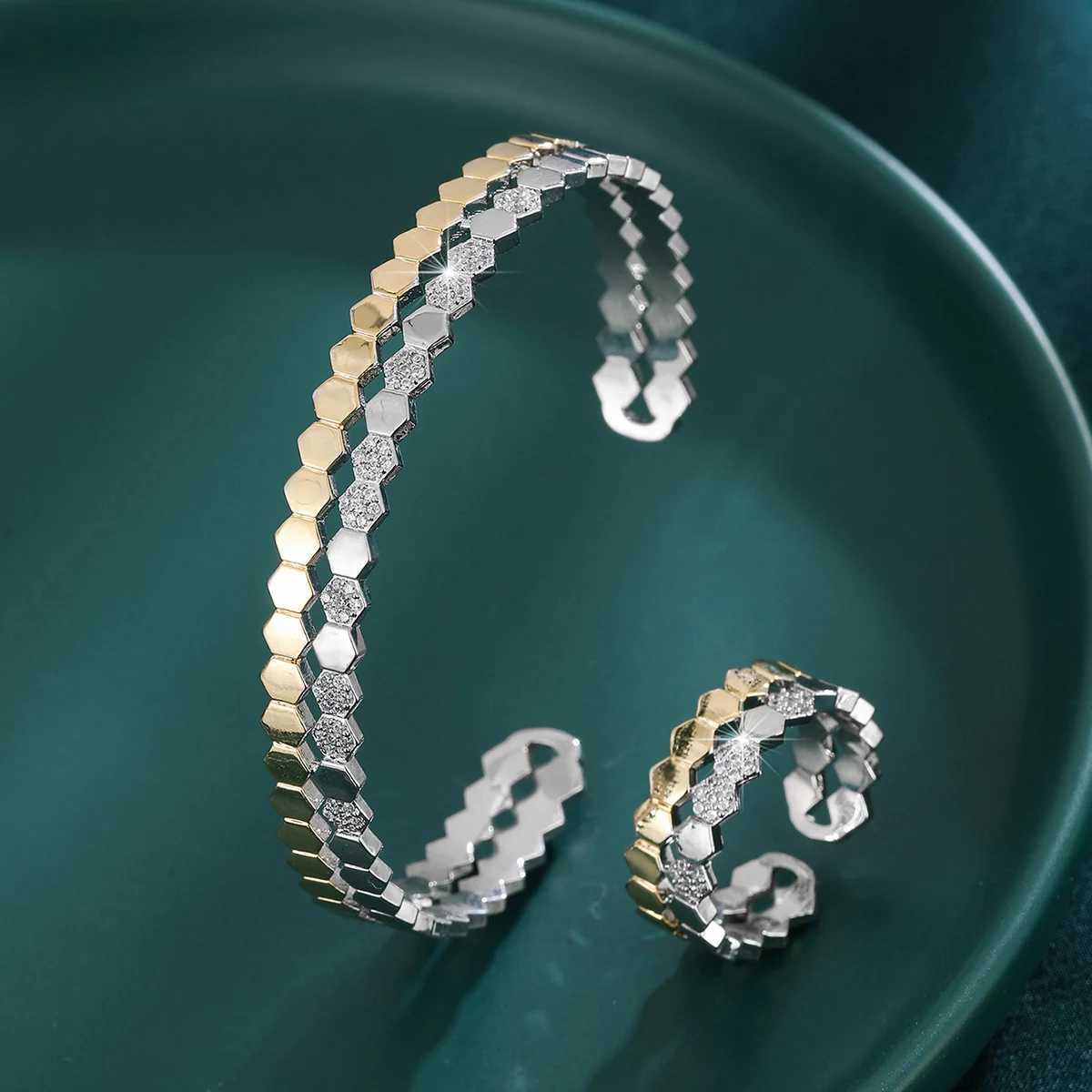 2025 New Cubic Zirconia Geometric Bracelet and Ring Set for Women Off Party Gifts for Friends Jewelry Accessories X2507181