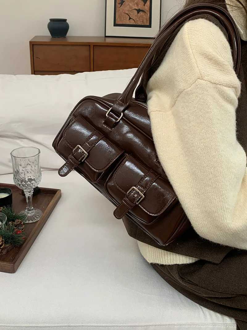 2025 New Large Capacity Instagram Bowling Handbag Casual Versatile Shoulder Bag Fi Commuter Underarm Bag Y250718