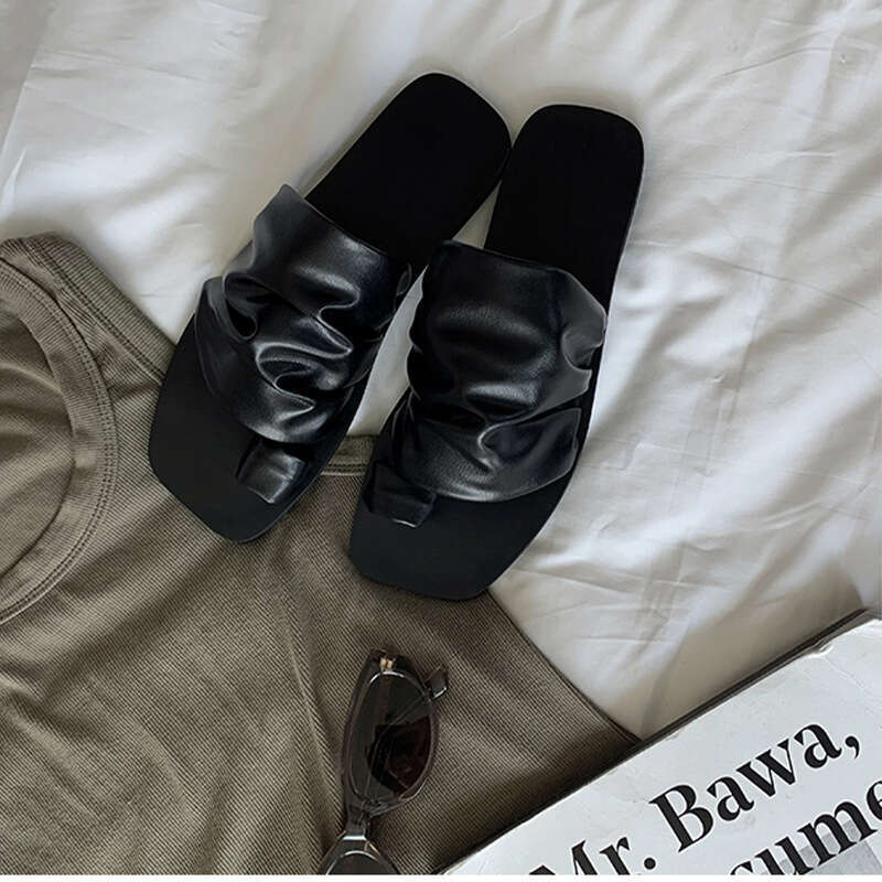 Designer Studiolee New Design Sense Square Pleated Slouchy Flat Toe Post Sandals for Women Outdoor Summer