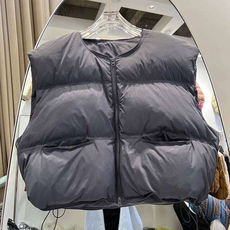 Lagabogy 2025 Winter Woman Loose Short White Duck Down Vest Female Solid Color Tank Ladies Autumn Basic Warm Sleeveless Jacket MDNG