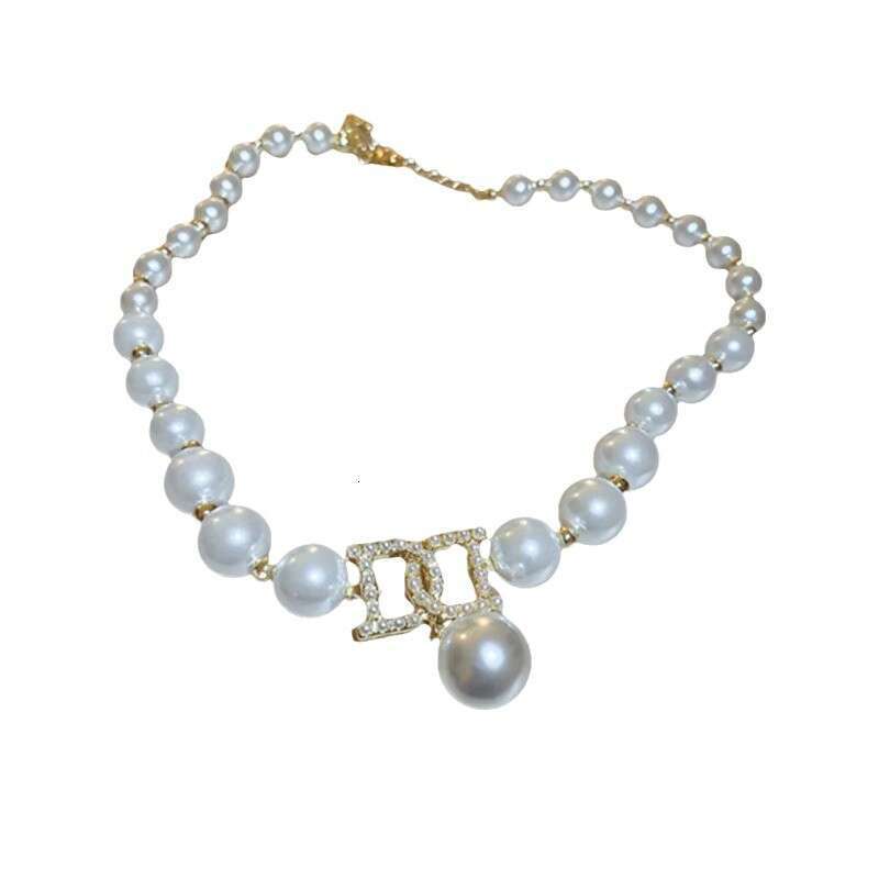 Korean INS Style Simple Personality Necklace with Inlaid Dias and Pearls, Short Choker Chain, Internet Celebrity Temperament Design Sense Jewelry