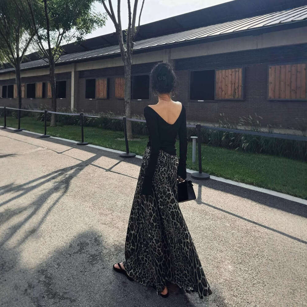 American Style Spicy Girl V-Neck Black Long Sleeve T-Shirt For Women, Autumn Basic Style, Slimming Base Shirt Top B5