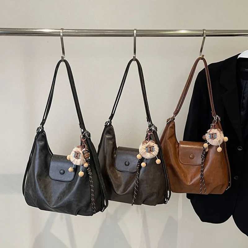 2025 Top Selling Single Shoulder Tote Bag for Women Large Capacity Commuting Backpack with Lightweight Design Travel Backpack Y250718