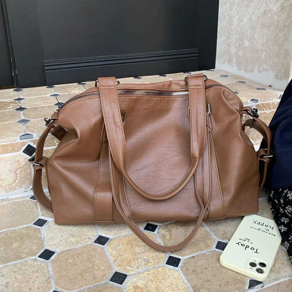 Large Capacity Black Shoulder Bags For Women Large Shopper Bag Solid Color Soft Leather Crossbody Handbag Lady Travel Tote Bag Y250718