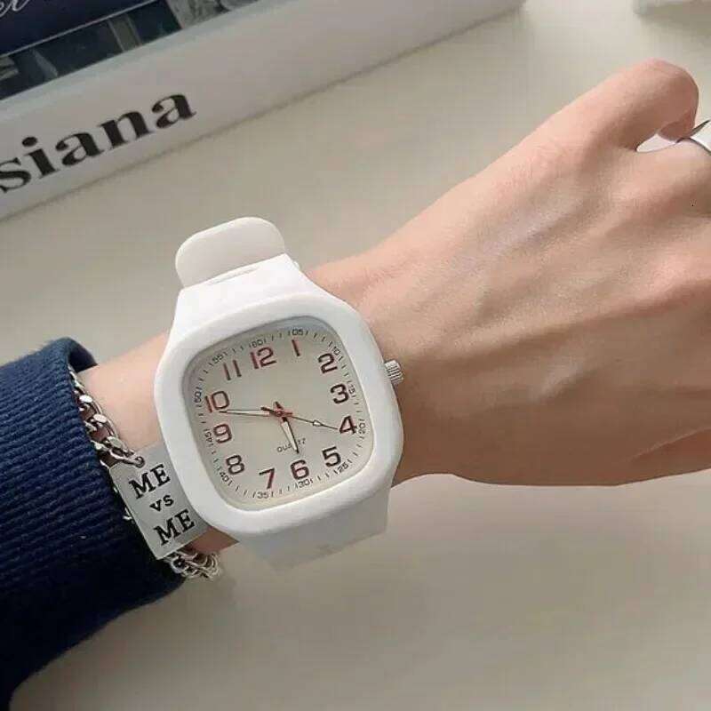 free shipping Fashion Women Squartz Dial Watches Men High Quality Silicone Quartz Wristwatches Students Waterproof Watch Clock Gifts