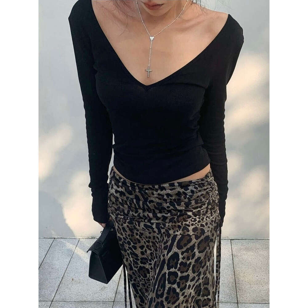 American Style Spicy Girl V-Neck Black Long Sleeve T-Shirt For Women, Autumn Basic Style, Slimming Base Shirt Top B5