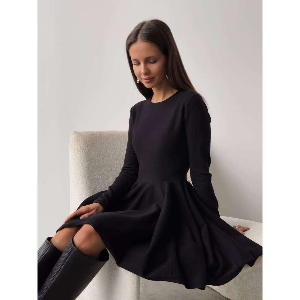 Round Neck Waist-Cinching Knitted For Women Versatile High-End Ins Style Pleated Sweater Dress B5
