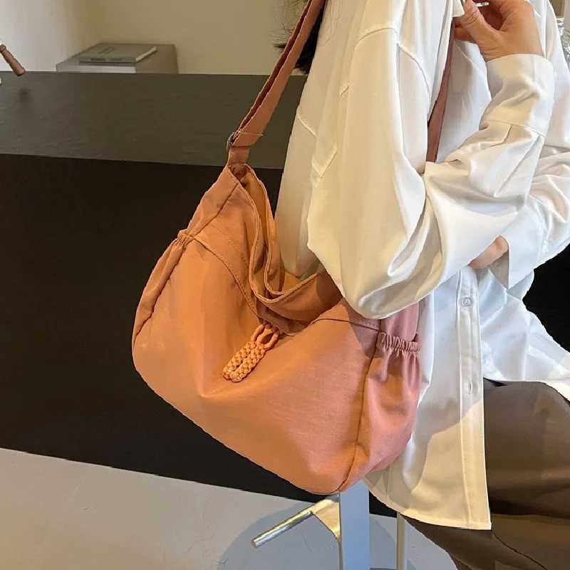 2025 Fashion Large Capacity Women Canvas Shoulder Bag Casual Commuting Tote Bag Womens multi-pocket student crossbody bag Y250717