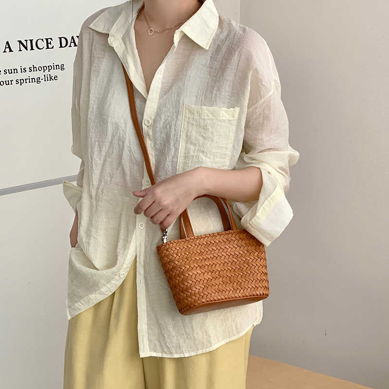 Vacation Style Handheld Tote Bag 2025 Handmade Top Handle Bags Woven Basket Leather Crossbody Bags for Women 250718