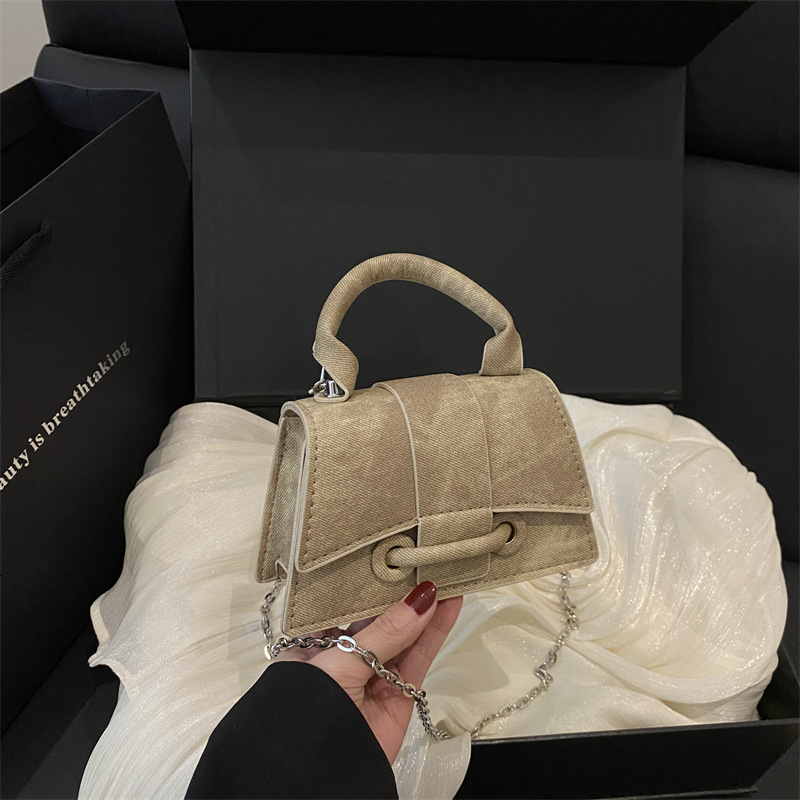 2025 Summer New Women's Shoulder Crossbody Bag Simple women's Small Square Bag Fashion Versatile Shoulder Bag New Designer Bag New Designer 